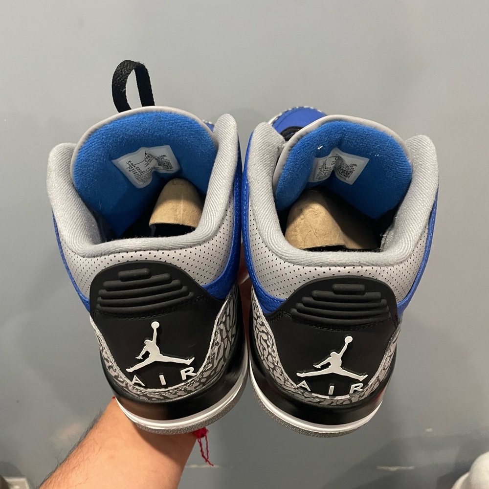 Air Jordan 3 Retro Sneakers - Picture 7 of 8